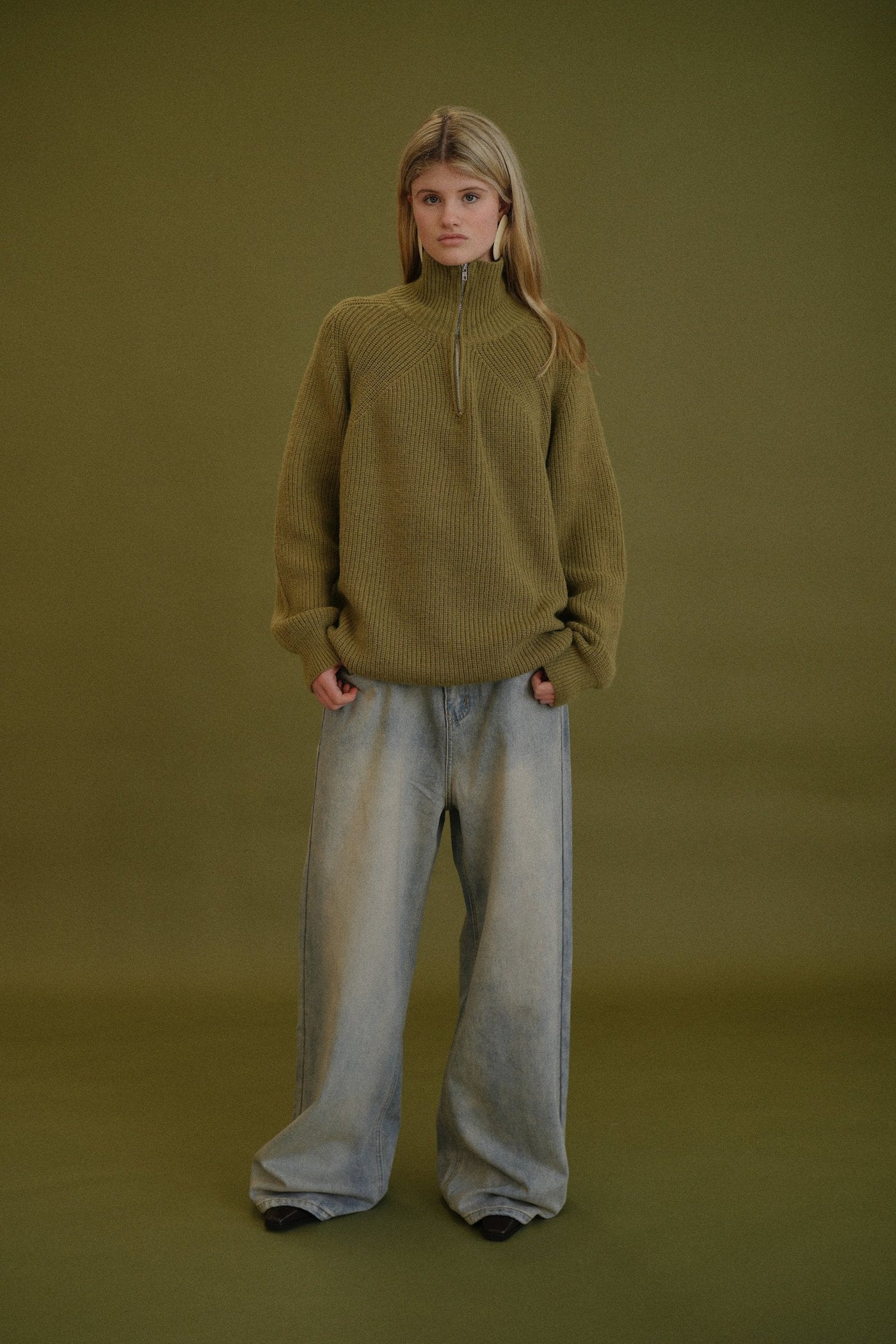 AUGUST KNIT SWEATSHIRT