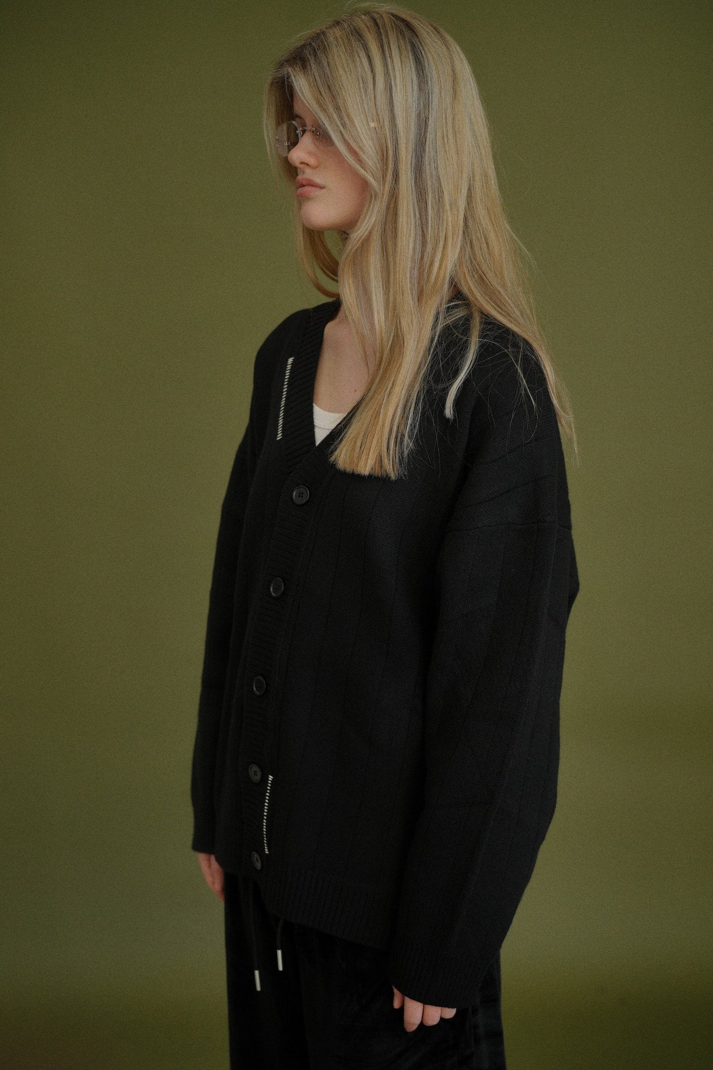 STITCH CARDIGAN