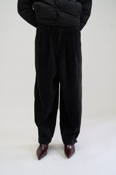 NERO PLEATED TROUSER