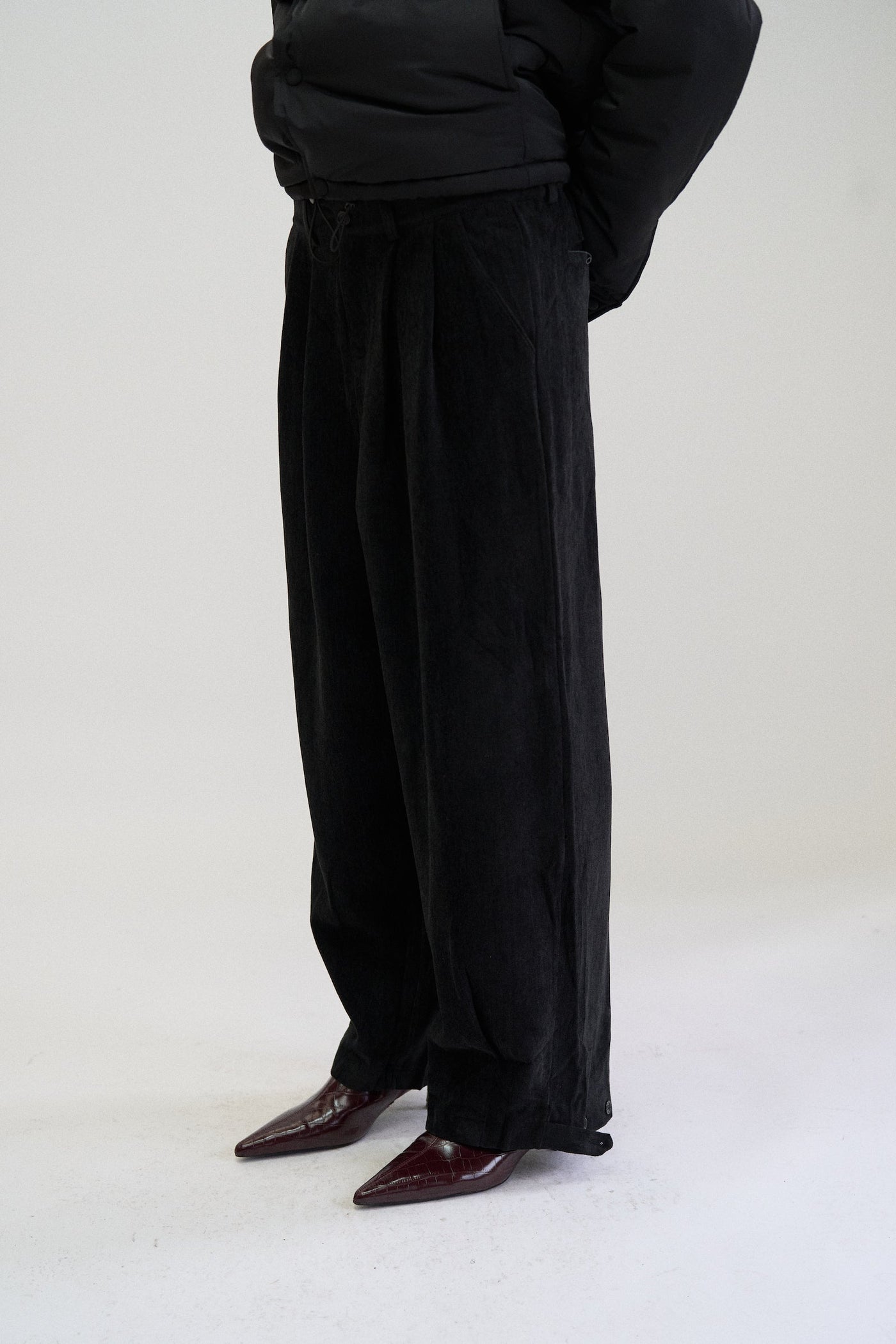 NERO PLEATED TROUSER