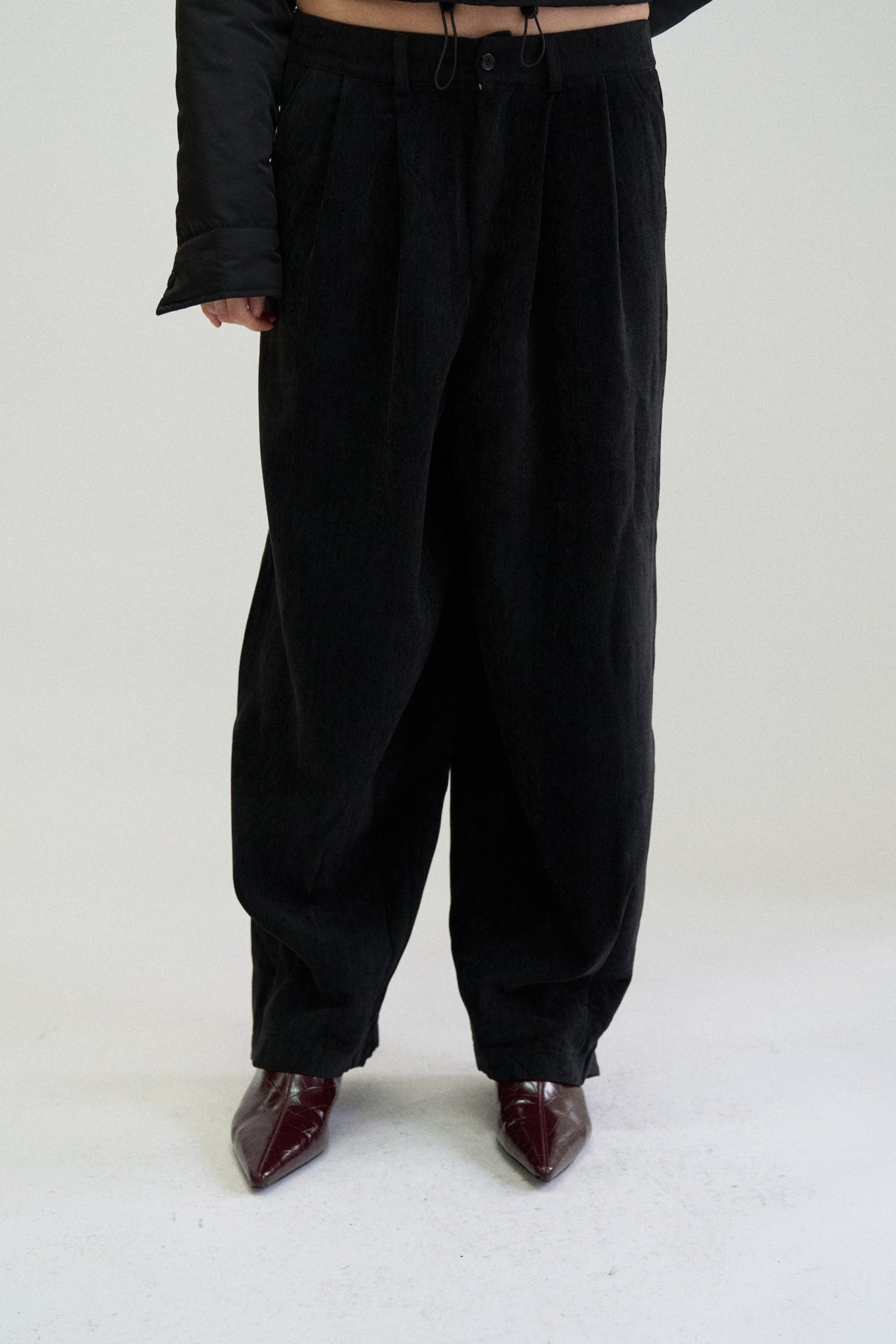NERO PLEATED TROUSER