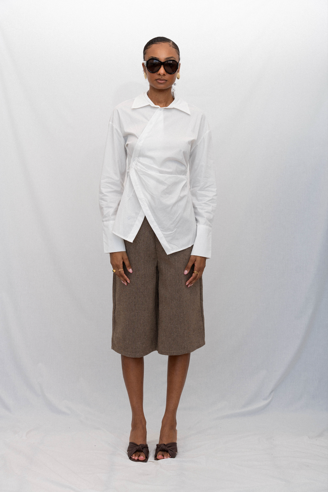 TAILORED TWILL SHORTS, BROWN