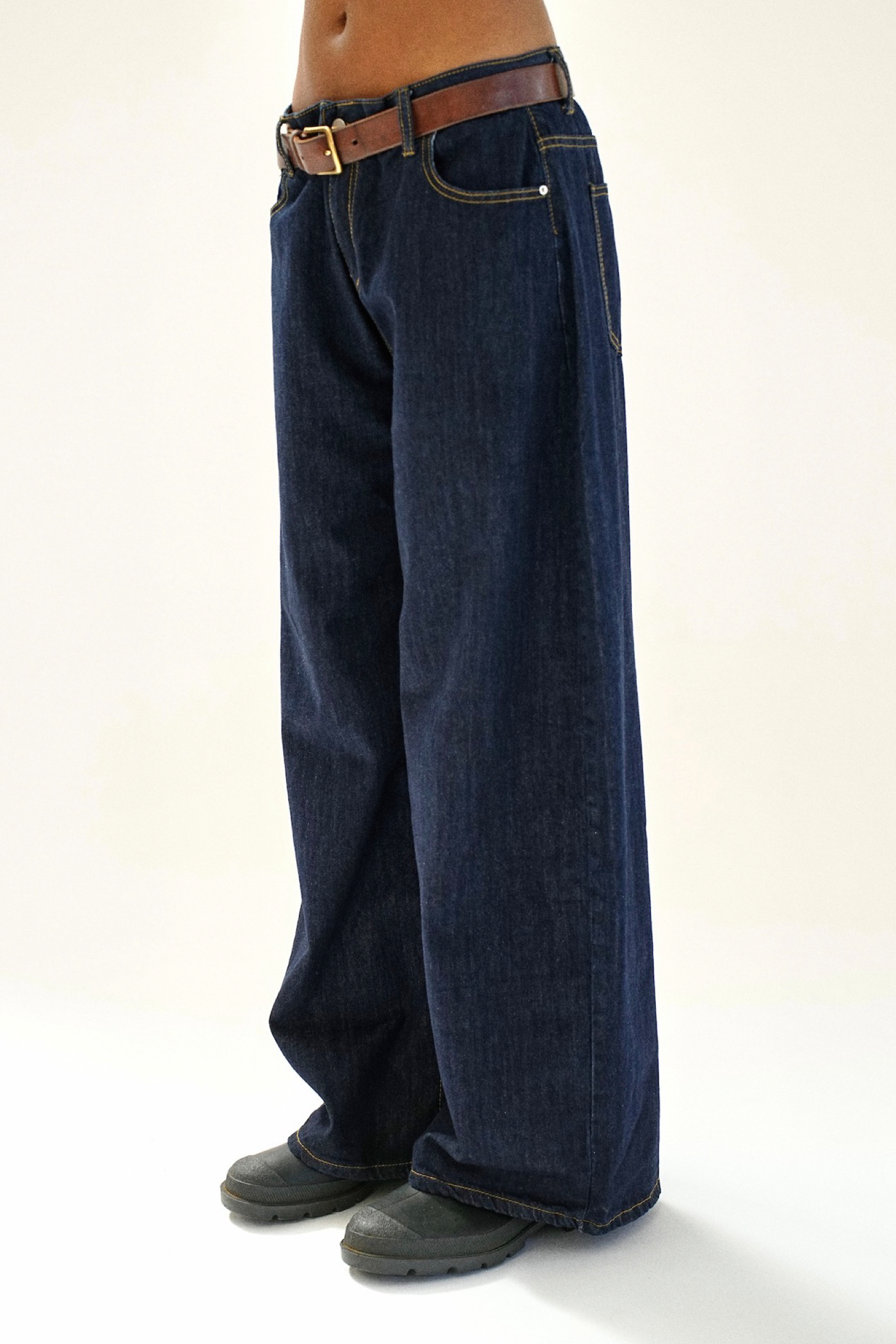 BARREL JEANS